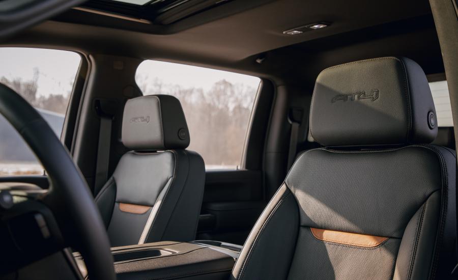 Интерьер GMC Sierra 2500 HD AT4 Crew Cab 2019 года  (фото 39 из 40)